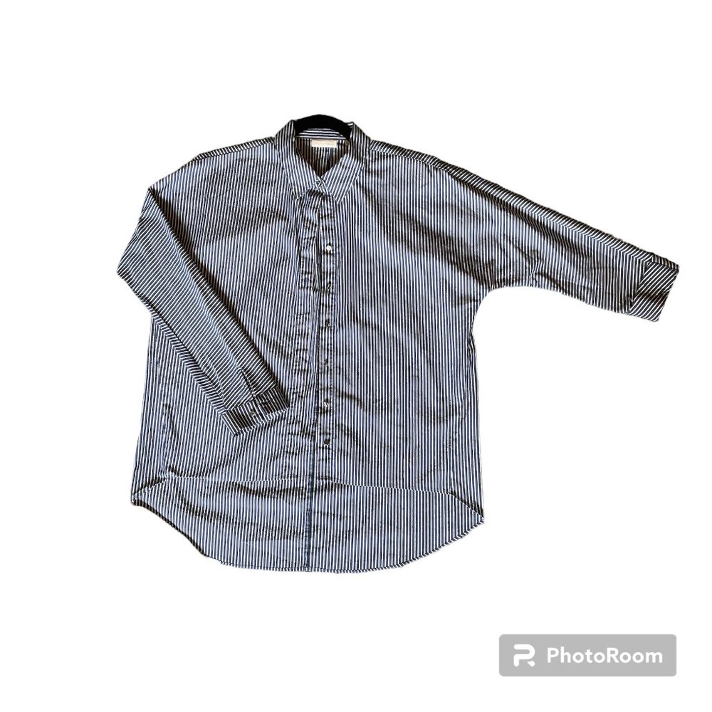 NEW YORK AND COMPANY Blue Pin stripe Button up